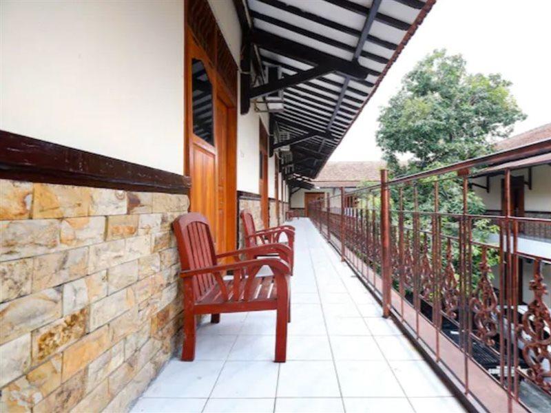 Spot On 2011 Hotel Mekar Sari Solo Dış mekan fotoğraf