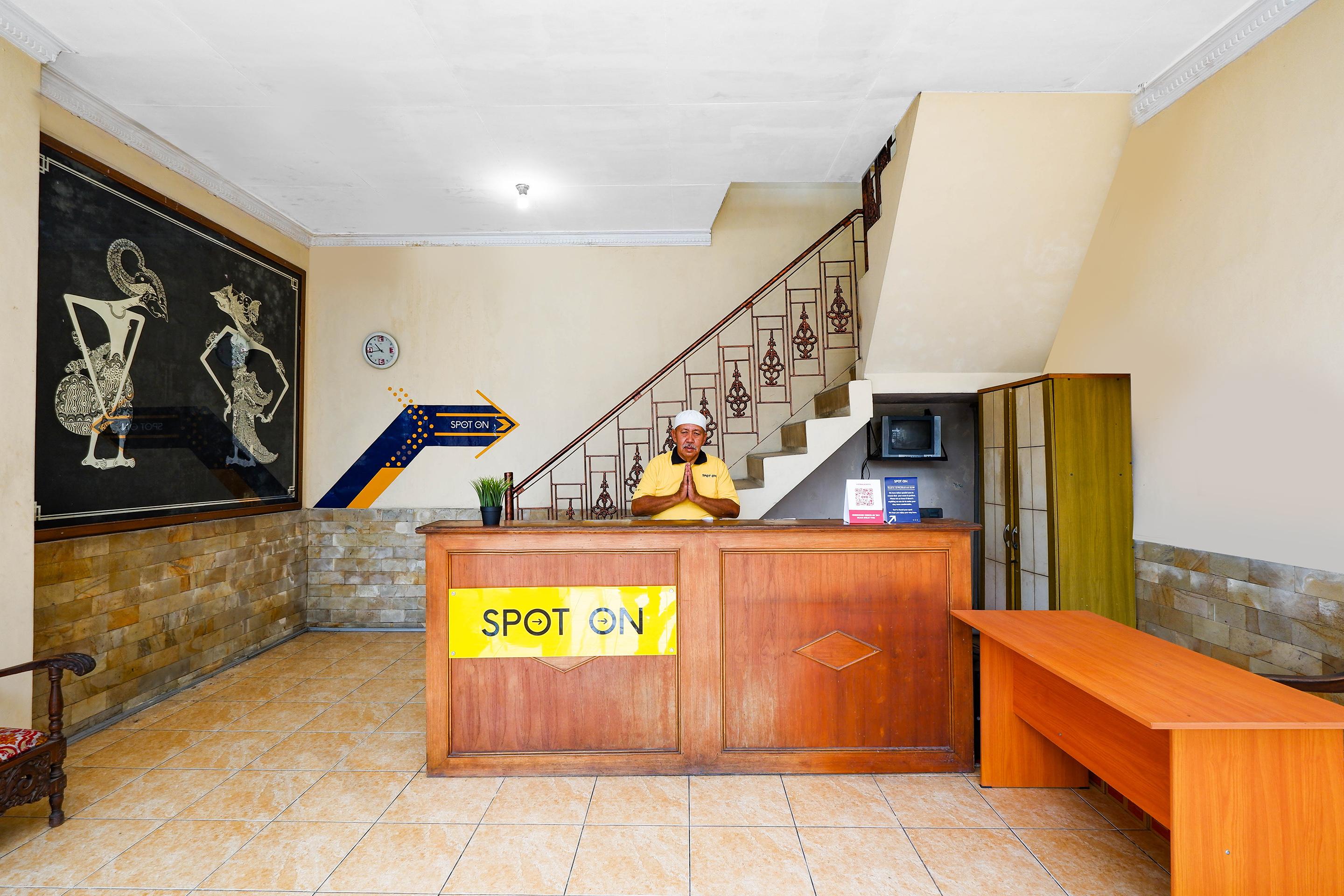 Spot On 2011 Hotel Mekar Sari Solo Dış mekan fotoğraf