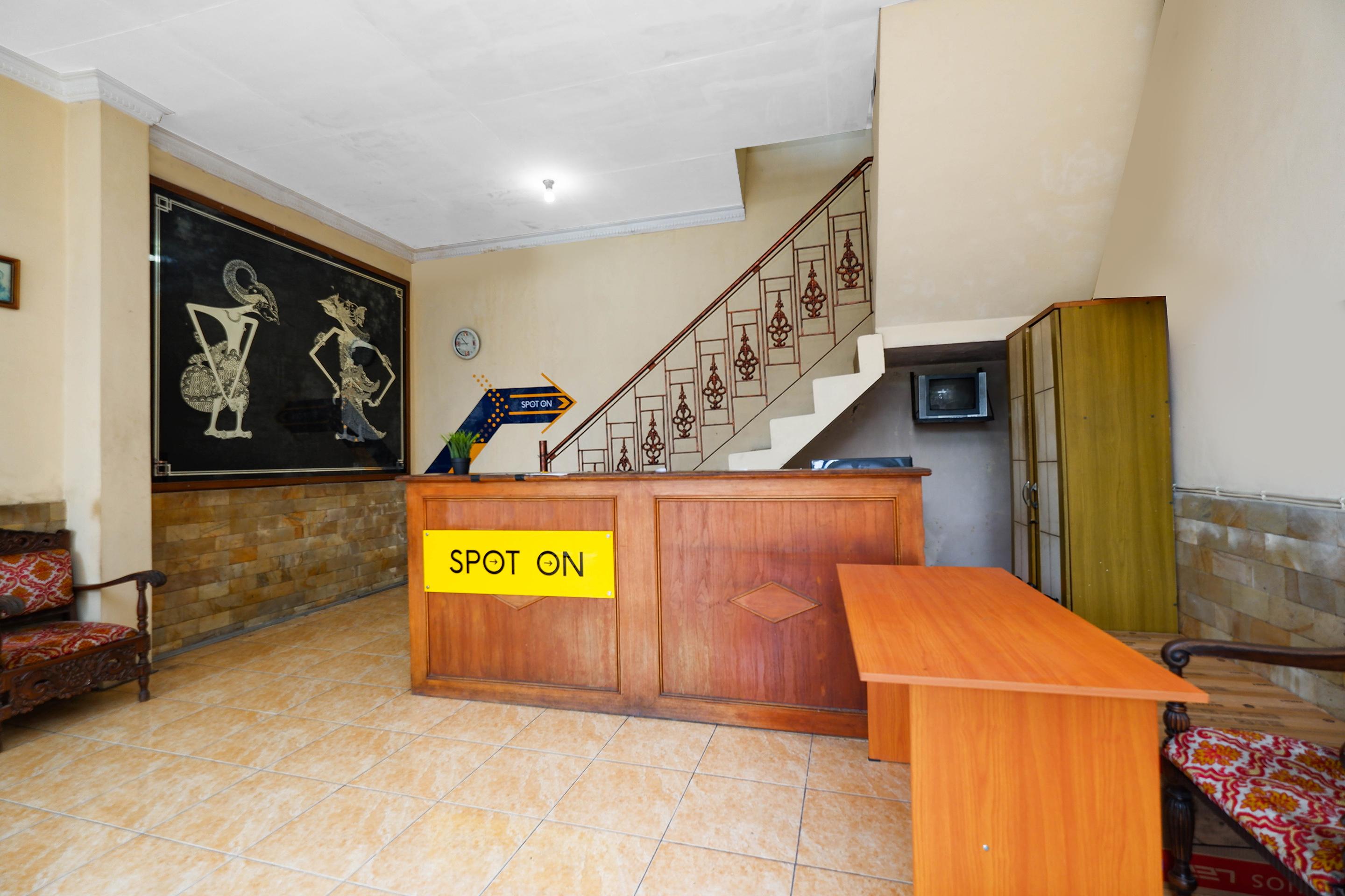 Spot On 2011 Hotel Mekar Sari Solo Dış mekan fotoğraf