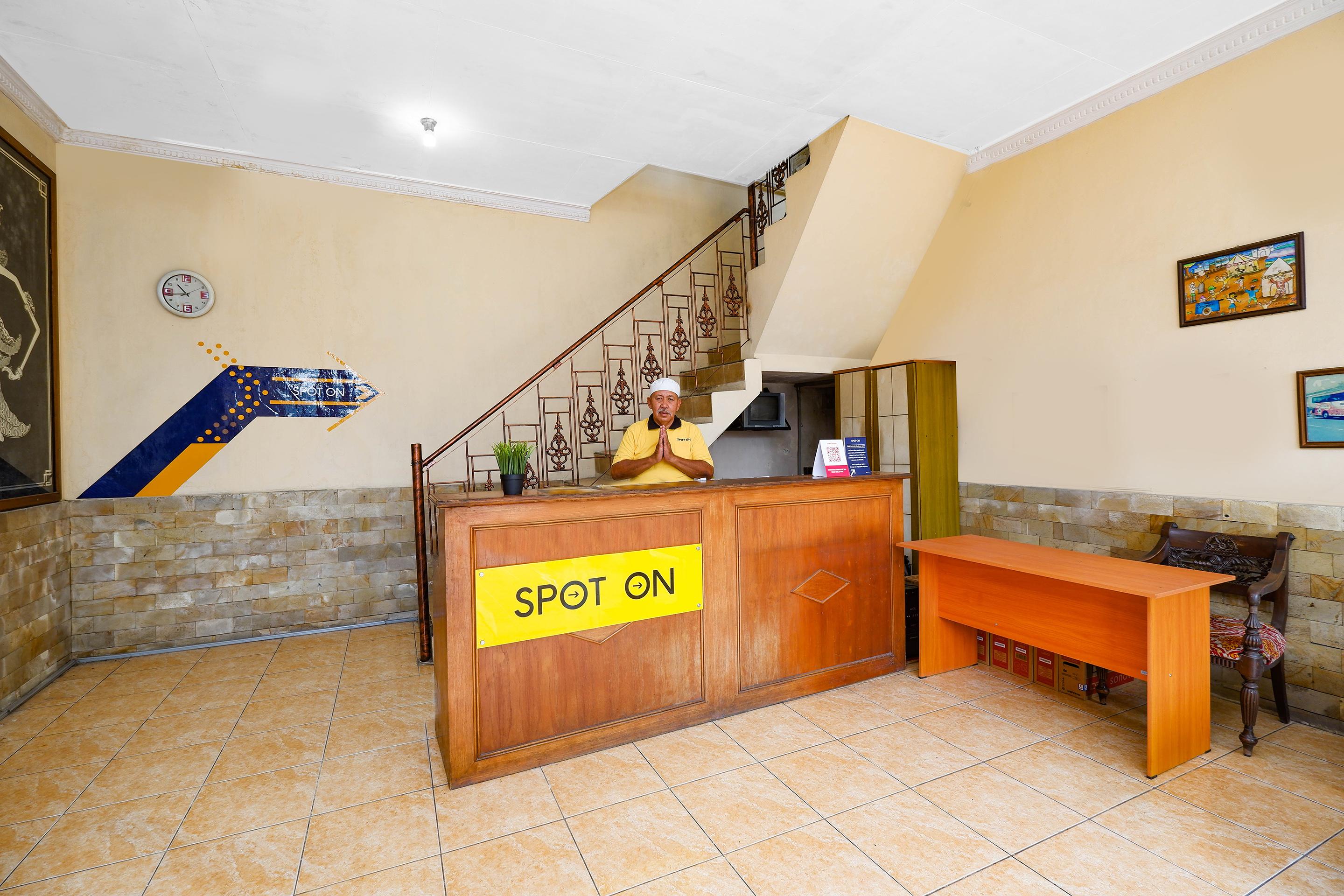 Spot On 2011 Hotel Mekar Sari Solo Dış mekan fotoğraf