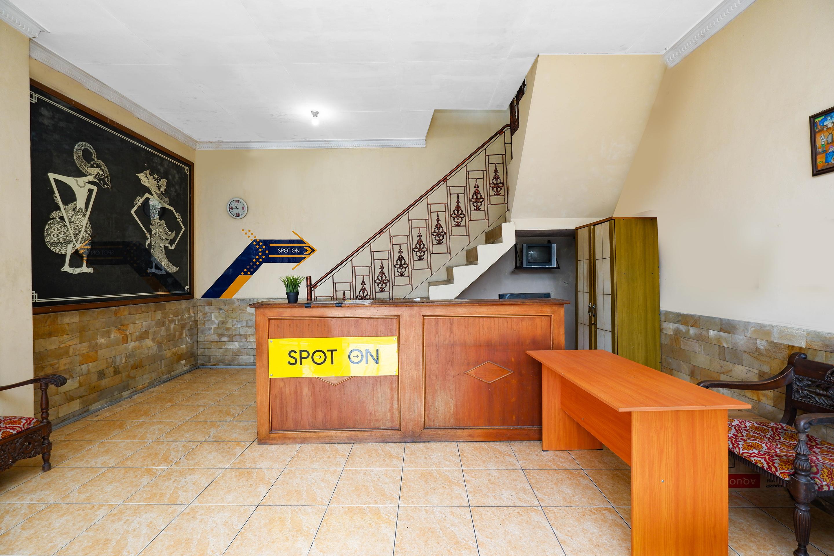 Spot On 2011 Hotel Mekar Sari Solo Dış mekan fotoğraf