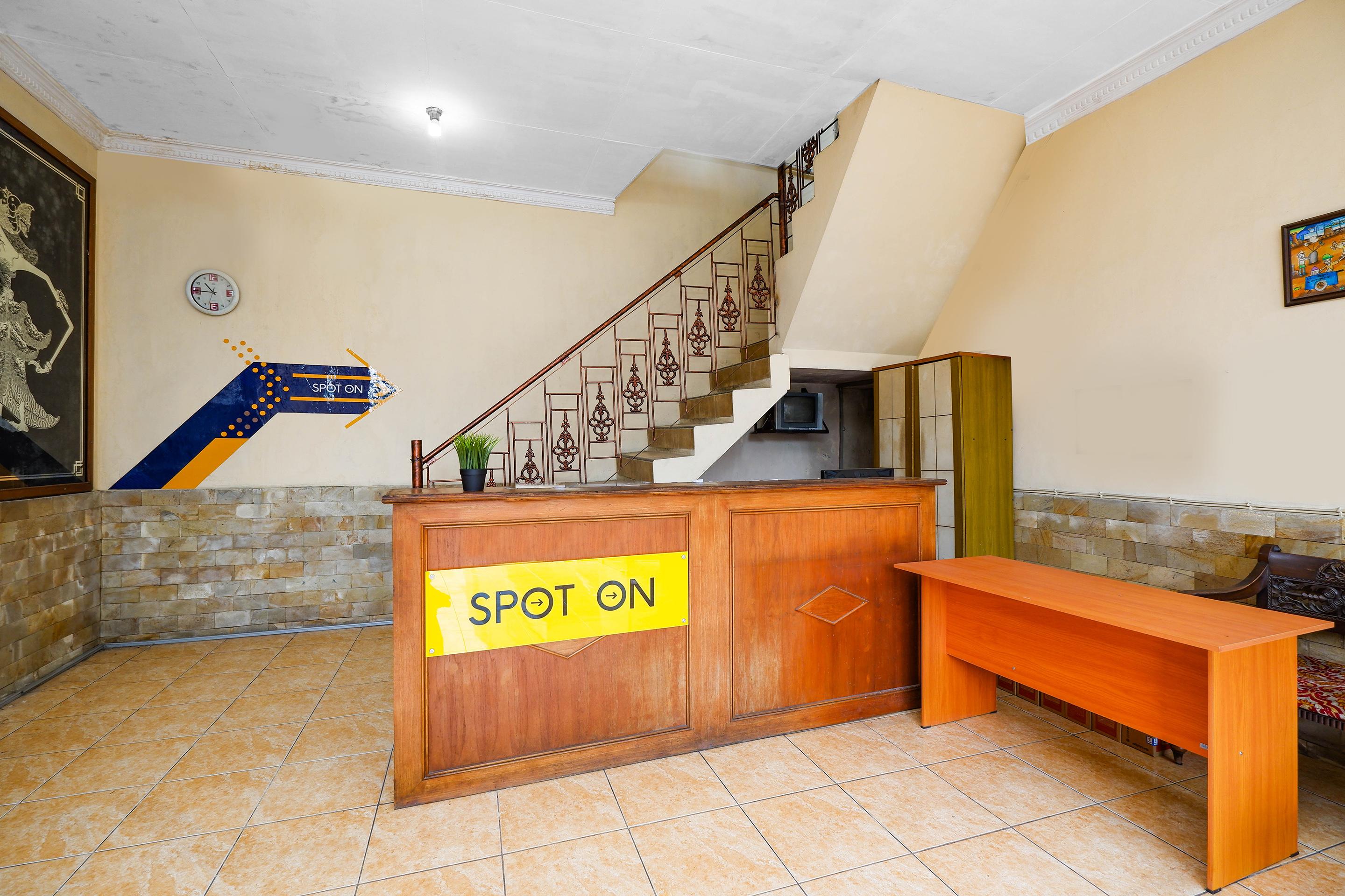 Spot On 2011 Hotel Mekar Sari Solo Dış mekan fotoğraf